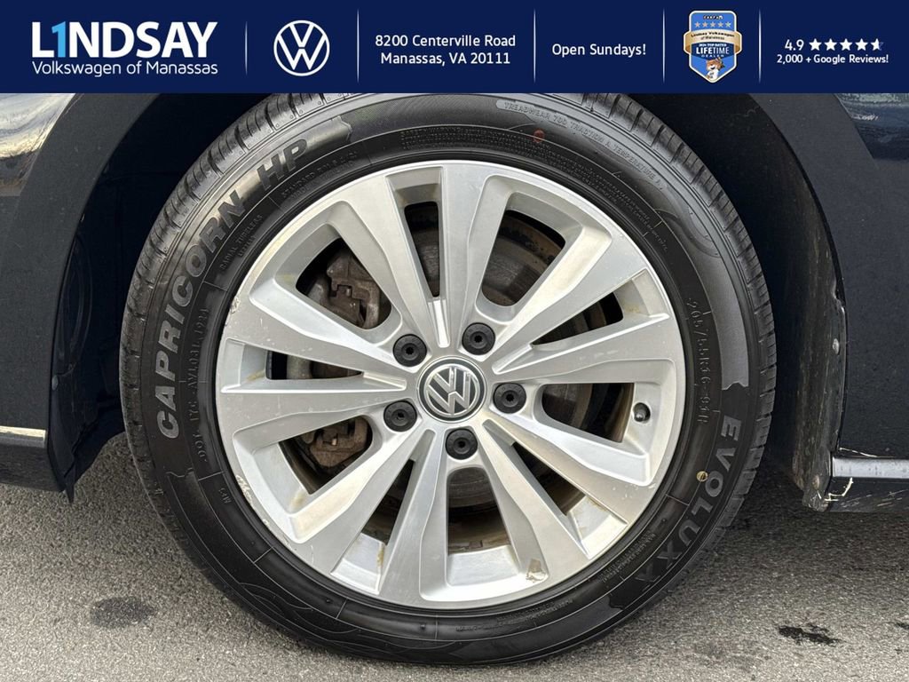 Used 2019 Volkswagen Golf SE image 7