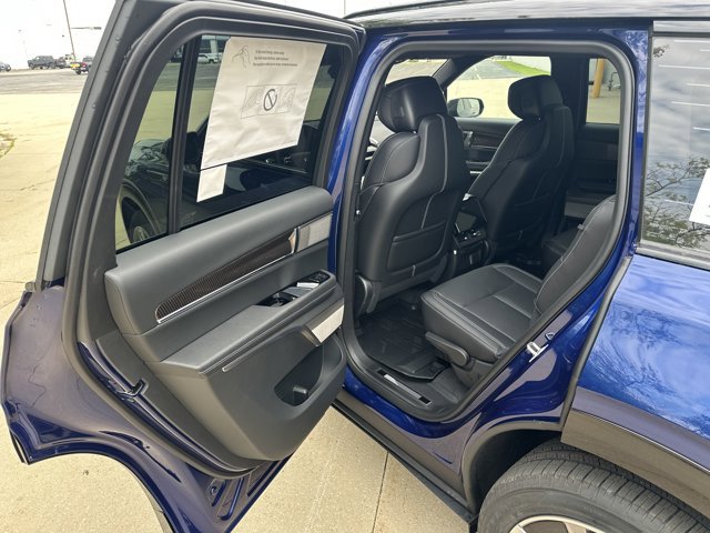 New 2026 Cadillac Vistiq Sport w/ LPO, Floor Liner Package image 25