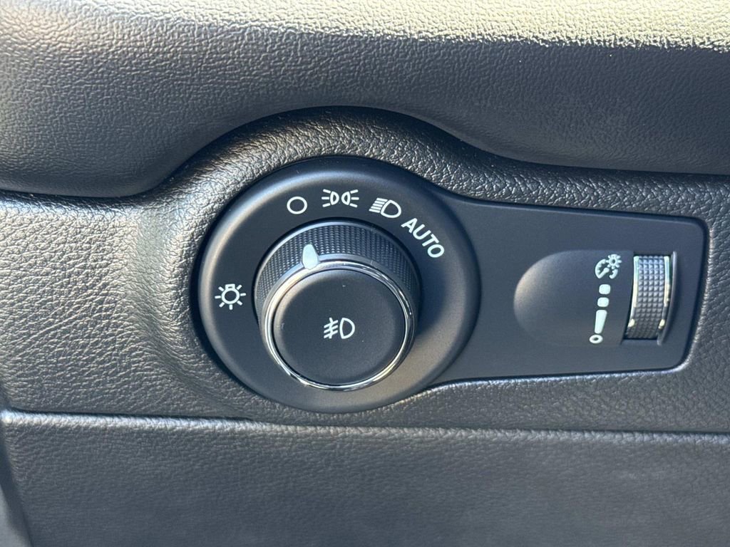 Used 2022 Dodge Durango R/T w/ Blacktop Package image 13