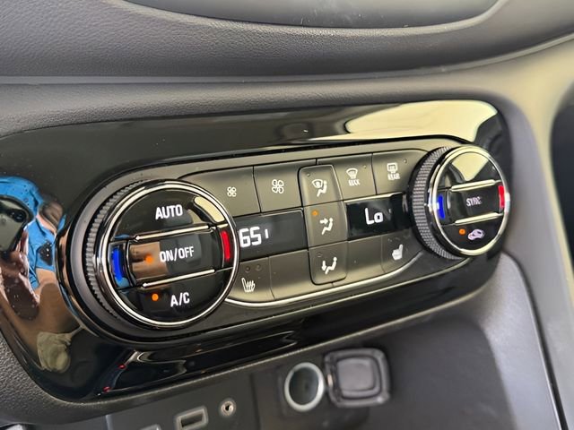 Used 2023 Buick Encore GX Select image 21