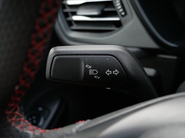 Used 2025 Ford Escape ST-Line Select AWD/4WD image 19