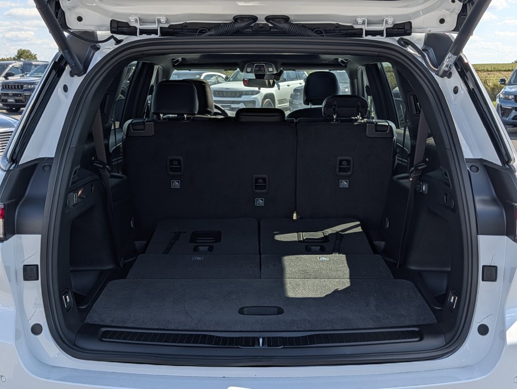 New 2027 Jeep Grand Cherokee L 4WD image 8