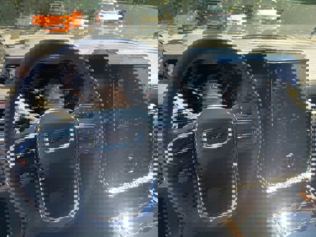 New 2025 GMC Yukon XL Denali w/ Sun & Power Step Package image 18