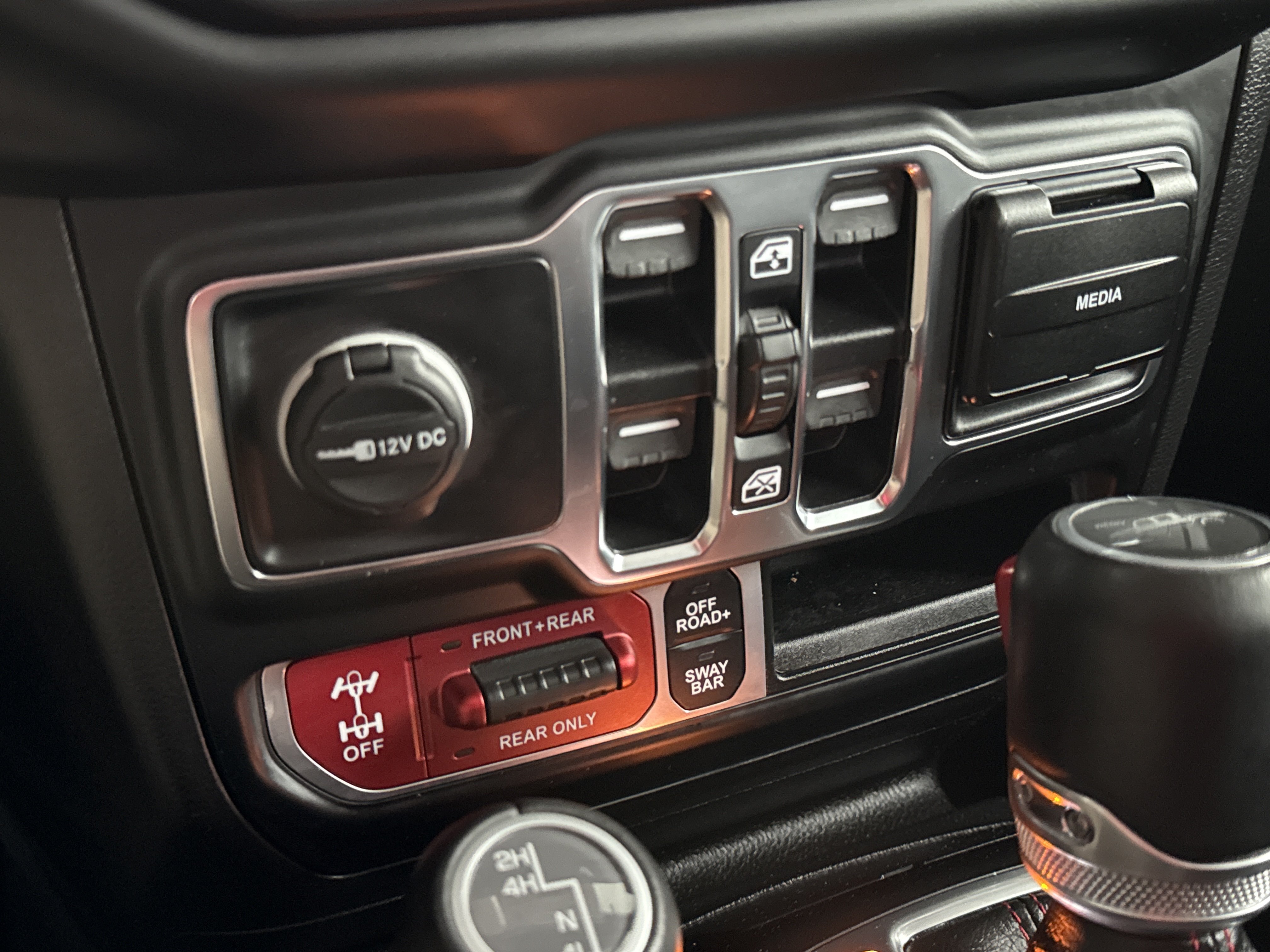 Used 2022 Jeep Gladiator Rubicon w/ LED Lighting Group AWD/4WD image 35