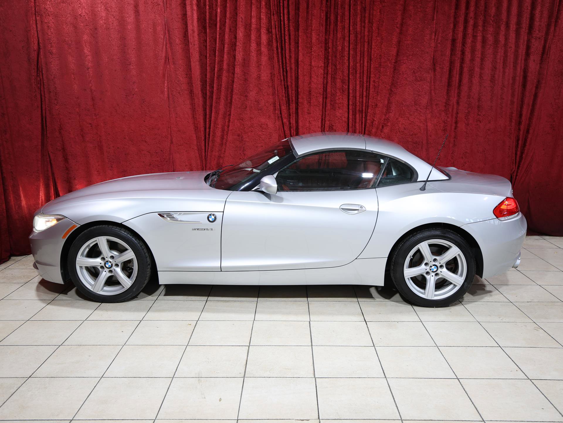 Used 2016 BMW Z4 sDrive28i RWD image 4