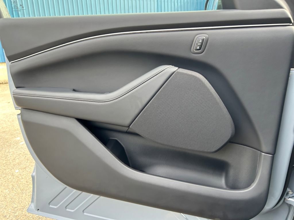 Used 2025 Ford Mustang Mach-E Select RWD image 22