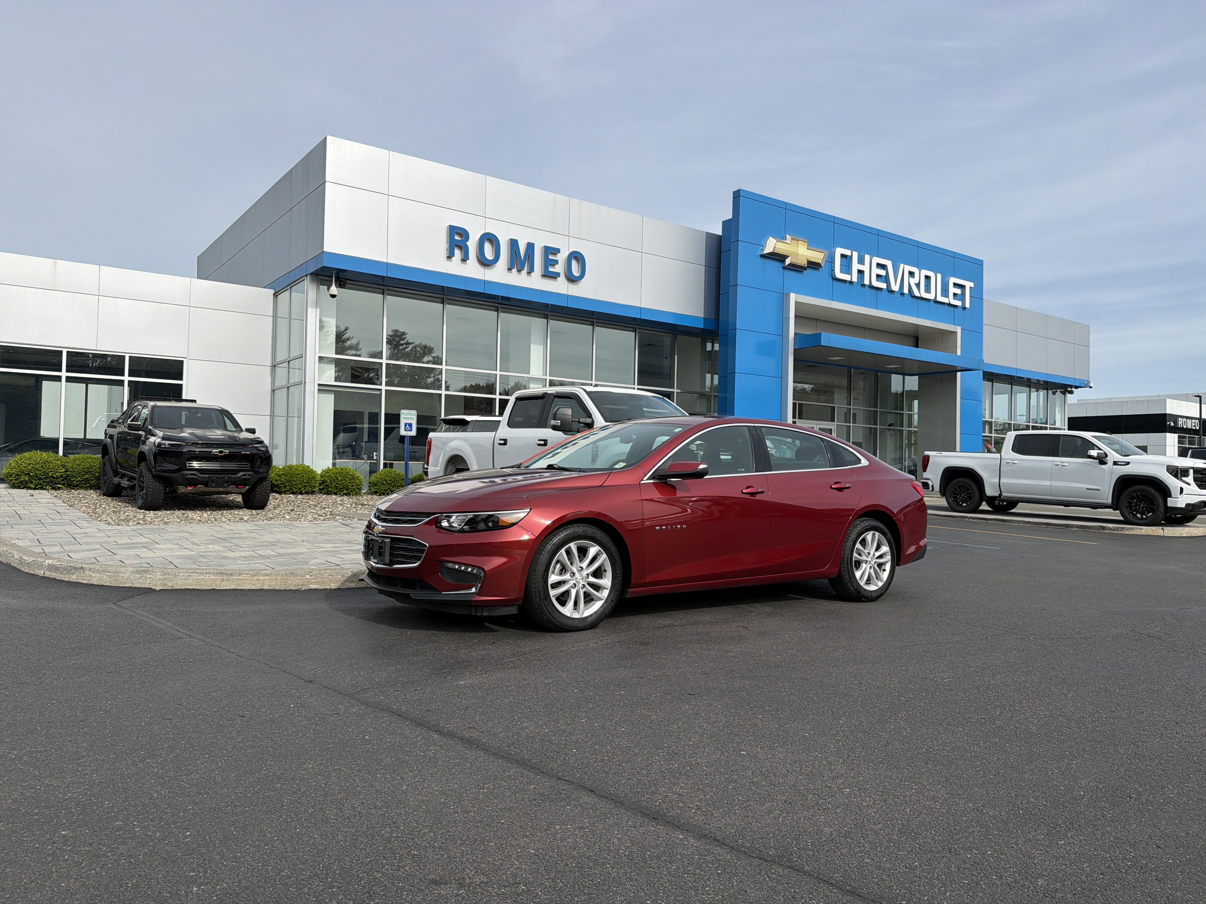 Certified 2018 Chevrolet Malibu LT FWD image 1