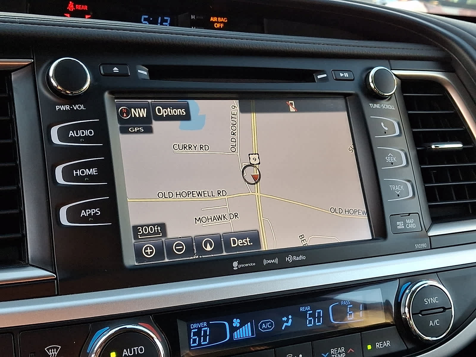Used 2019 Toyota Highlander SE AWD/4WD image 21