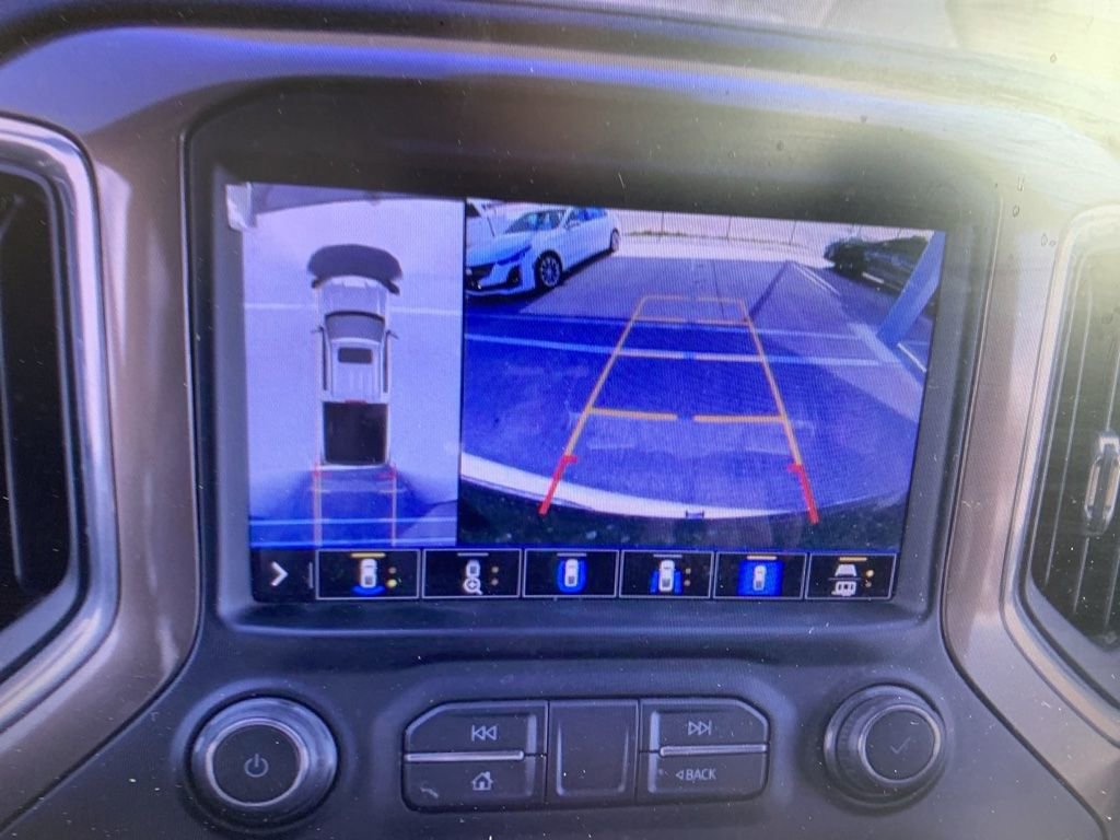 Used 2020 Chevrolet Silverado 1500 High Country w/ Technology Package image 16