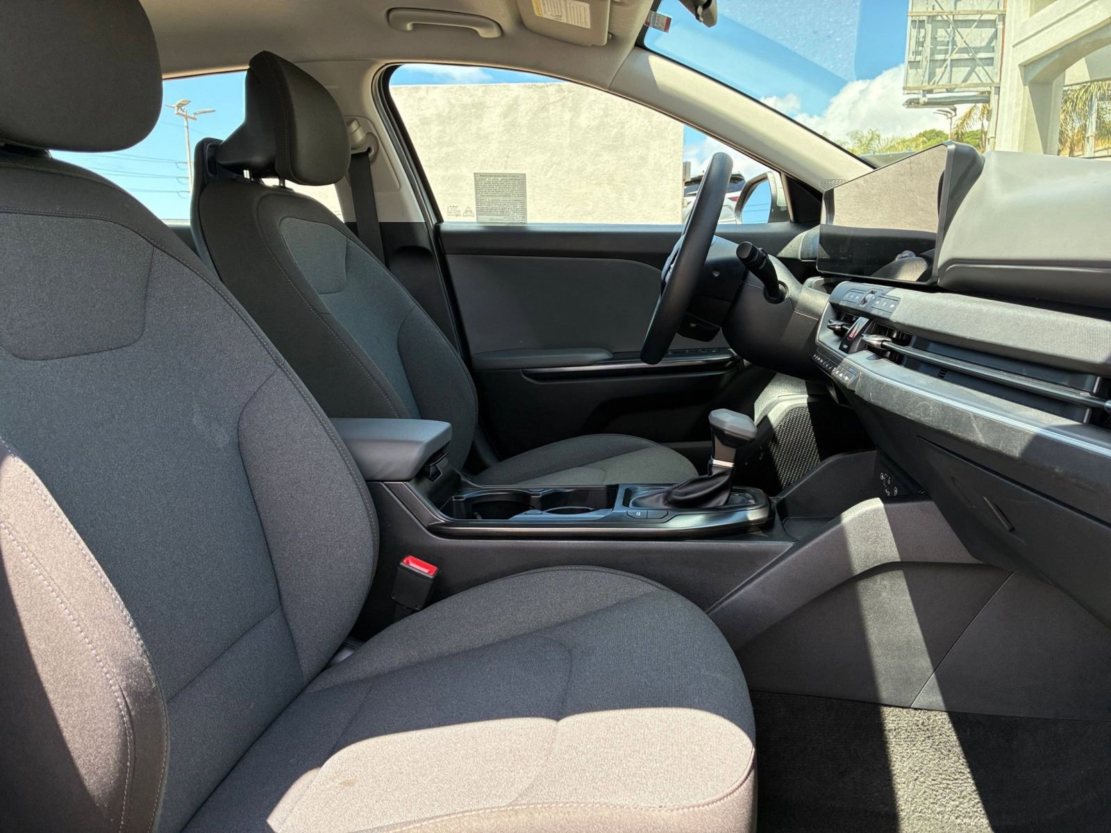 Used 2025 Kia K4 FWD image 35