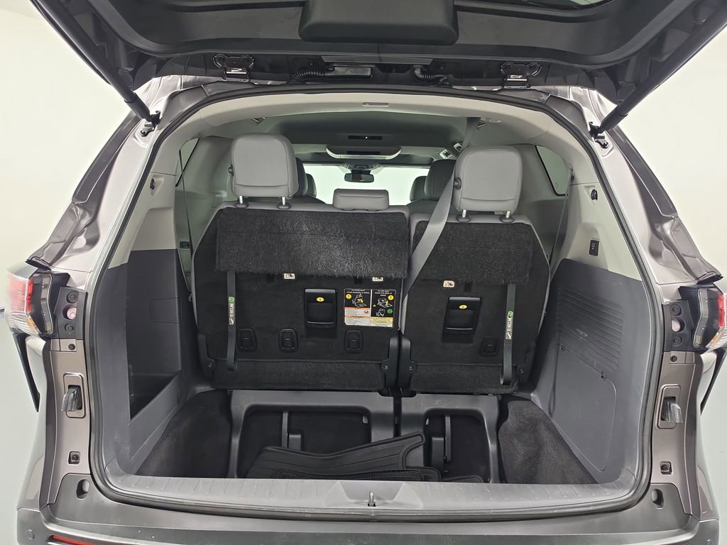 Certified 2024 Toyota Sienna XLE w/ XLE Plus Package FWD image 28