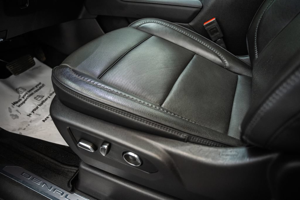 Used 2025 GMC Sierra 3500 Denali w/ Denali Reserve Package AWD/4WD image 45