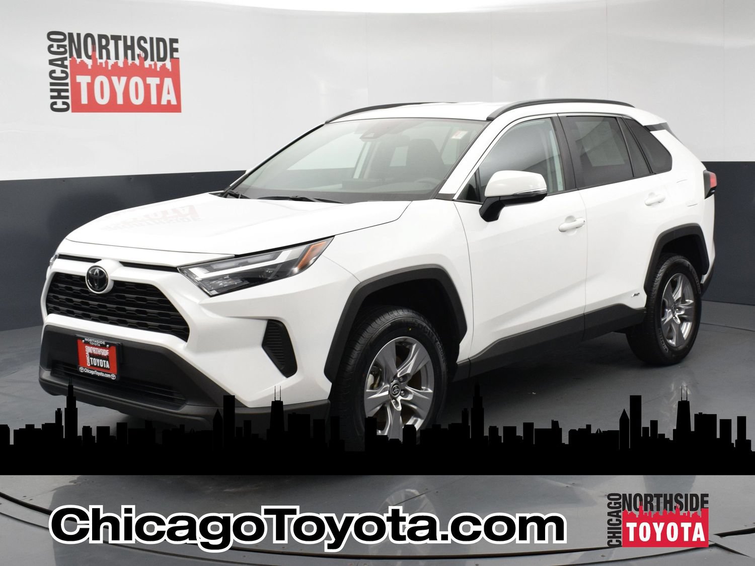 Used 2025 Toyota RAV4 XLE AWD/4WD image 1