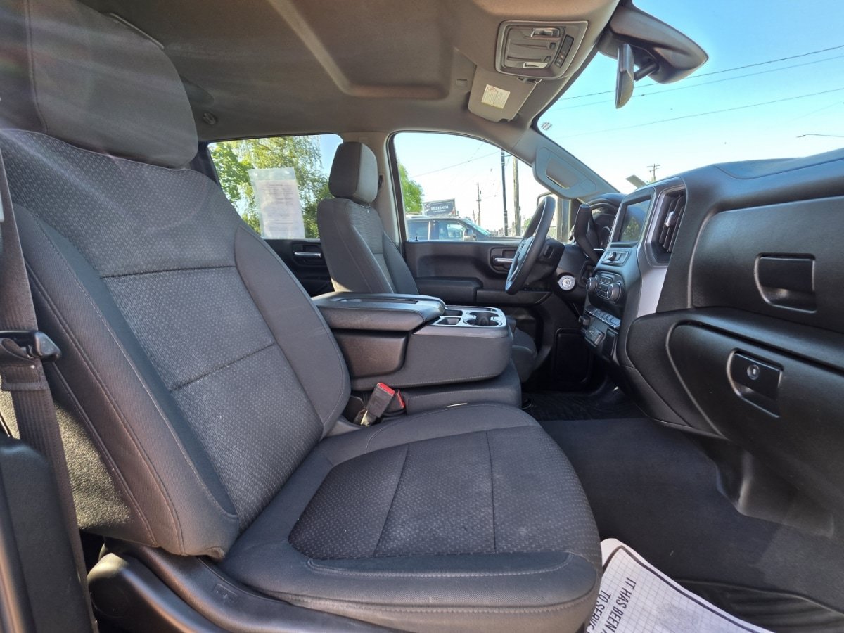 Used 2022 Chevrolet Silverado 2500 Custom w/ Custom Value Package AWD/4WD image 9