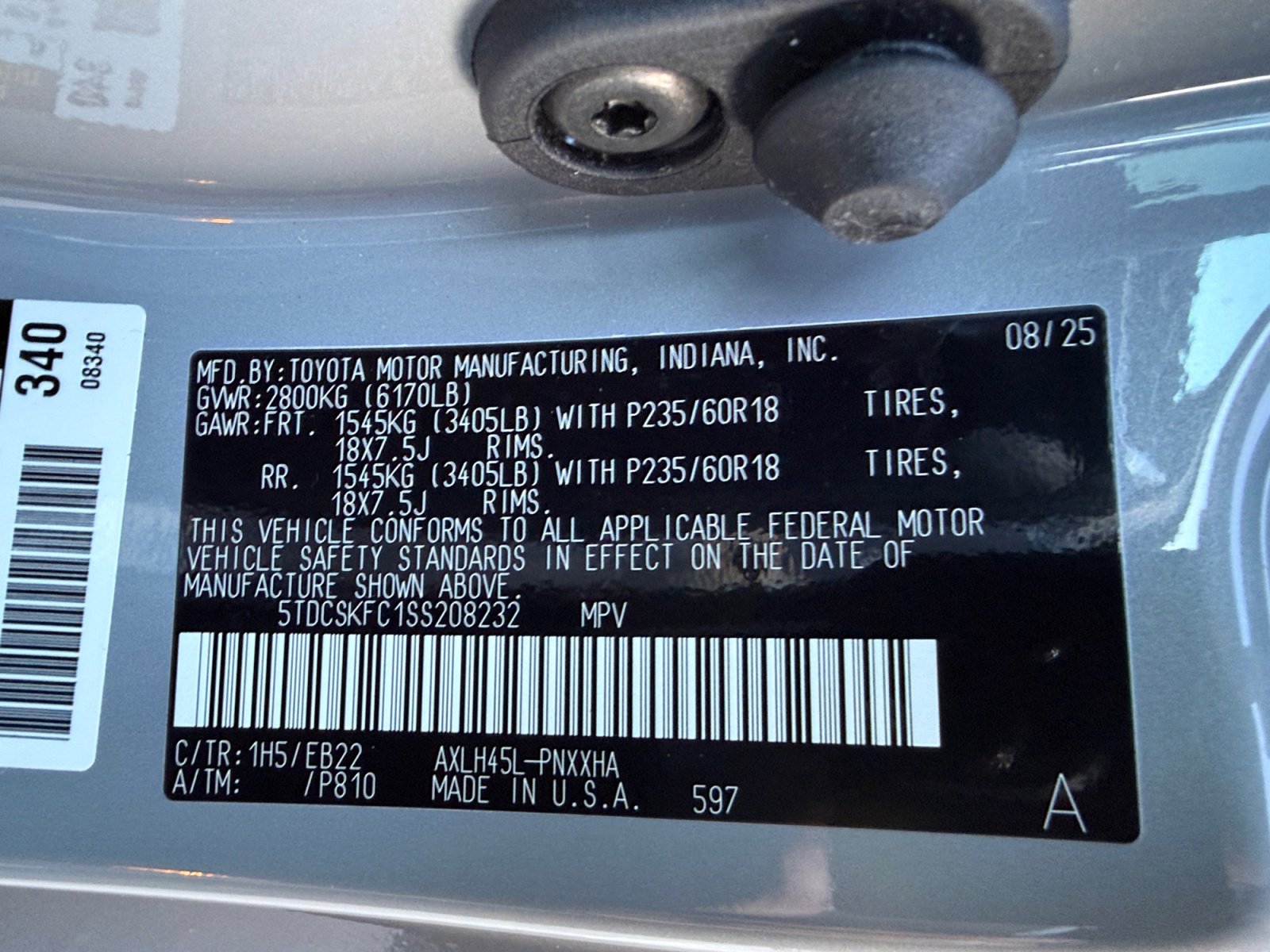 Used 2025 Toyota Sienna XLE Woodland Edition image 28