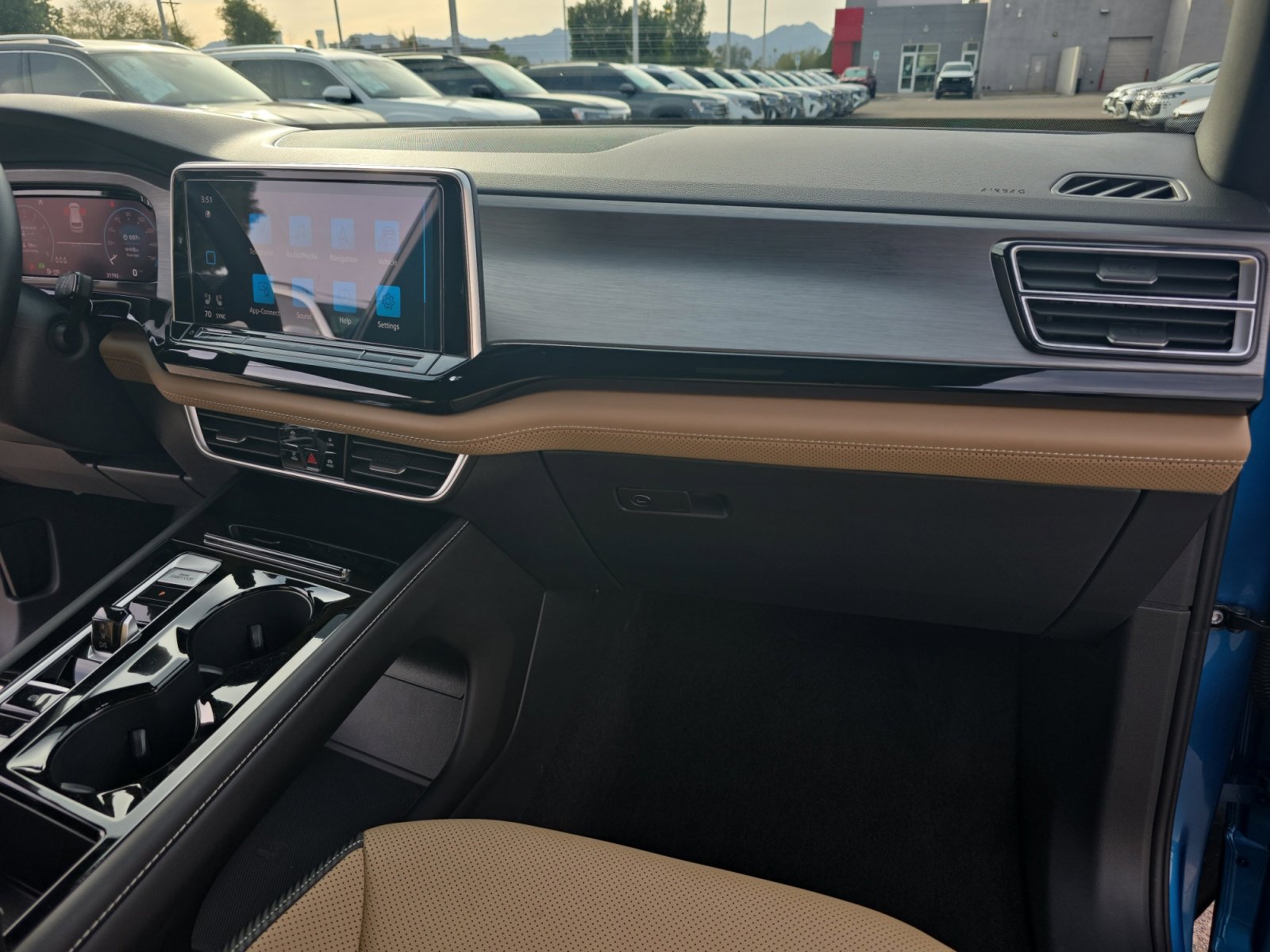 Certified 2024 Volkswagen Atlas Cross Sport SE image 20