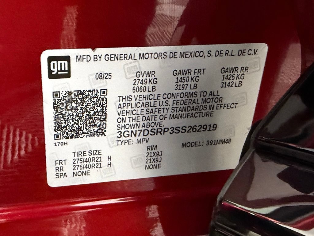 Used 2025 Chevrolet Equinox EV RS FWD image 22