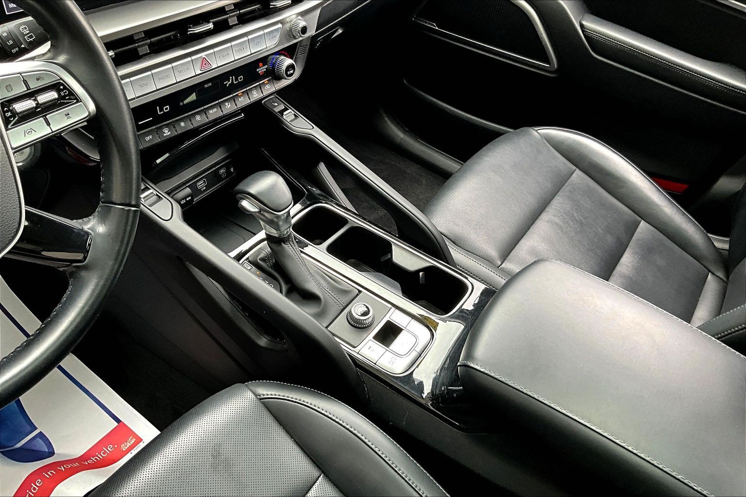 Used 2025 Kia Telluride S FWD image 16