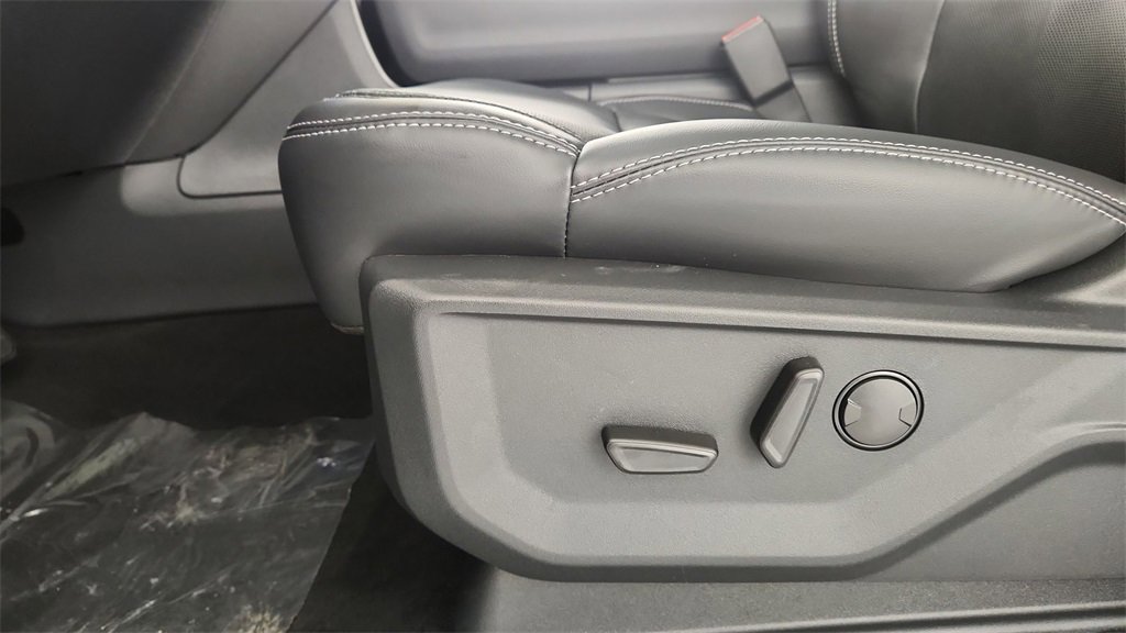 New 2025 Ford Expedition Max Platinum w/ Driver's Package image 17
