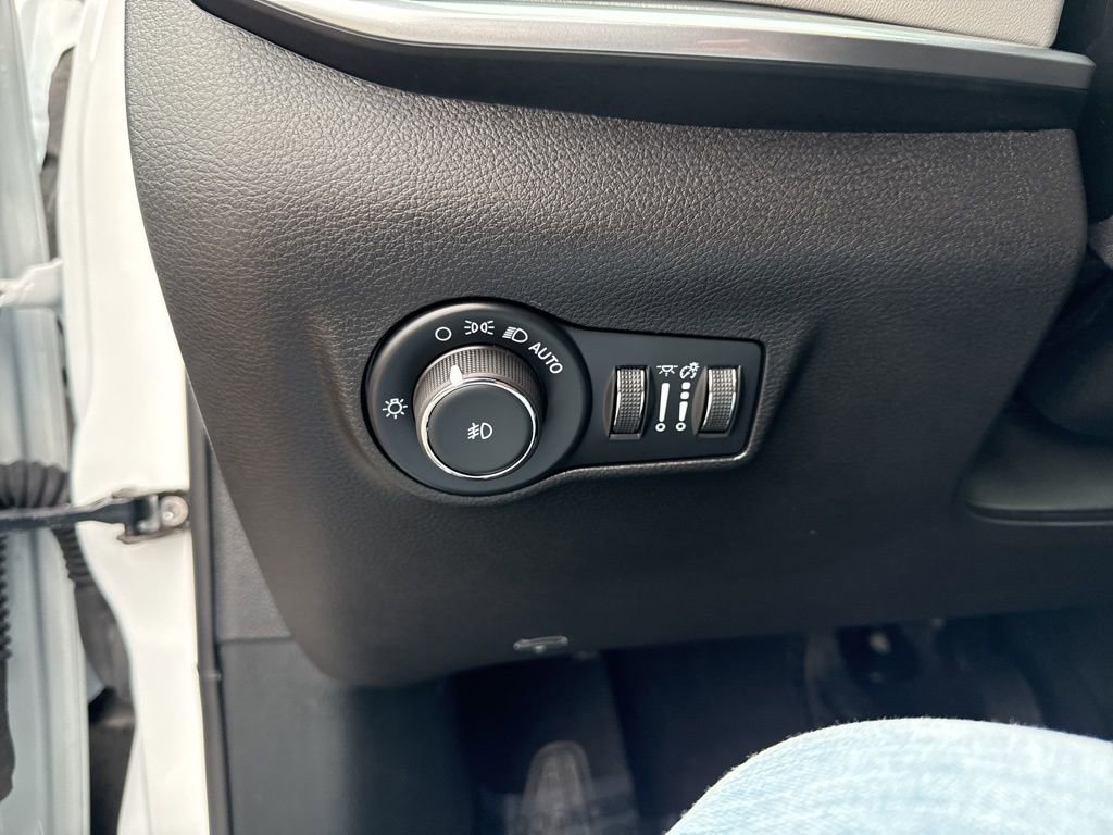 Certified 2025 Jeep Compass Limited image 16