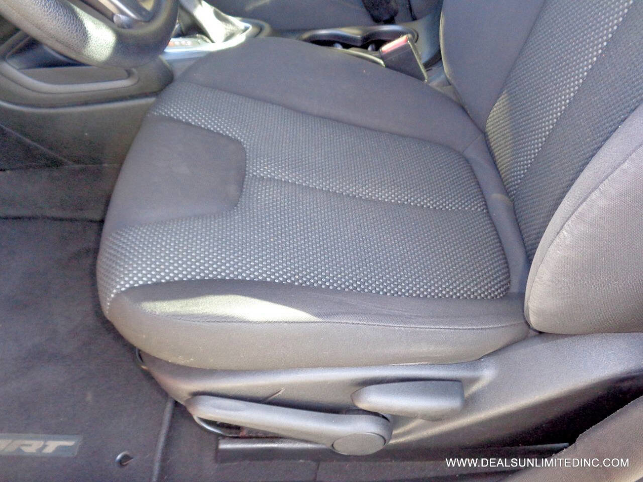 Used 2015 Dodge Dart SE w/ Convenience Group FWD image 7