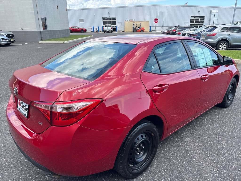 Used 2018 Toyota Corolla LE w/ Carpet Mat Package (TMS) FWD image 16