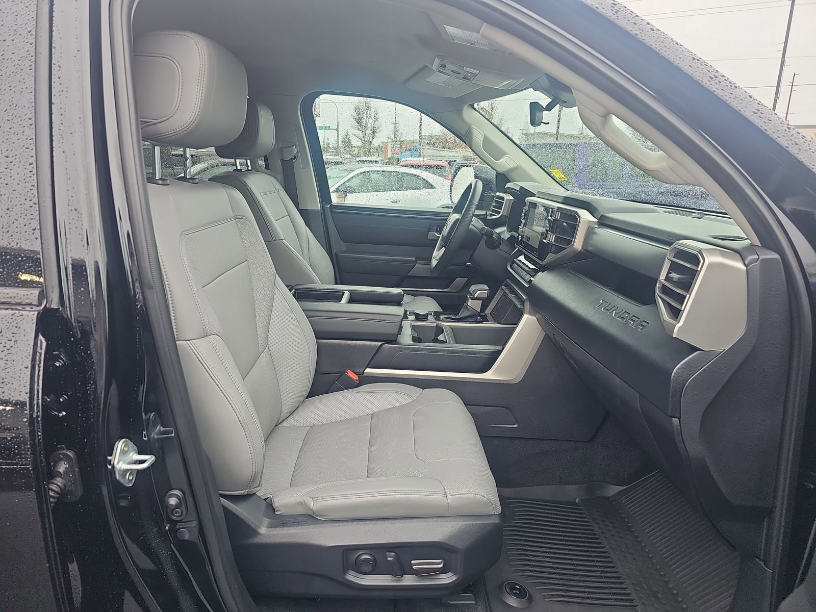 Used 2024 Toyota Tundra SR5 w/ SR5 Premium Package AWD/4WD image 28