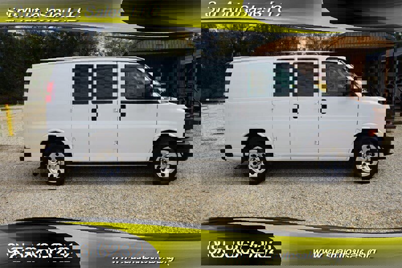 Used 2010 Chevrolet Express 1500 image 14