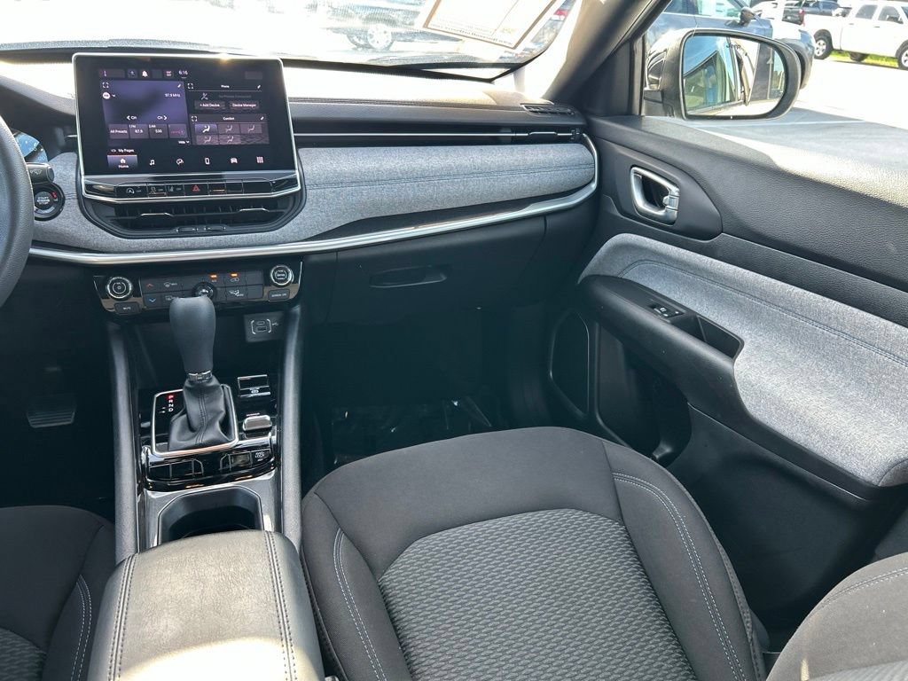 Used 2024 Jeep Compass Sport AWD/4WD image 12