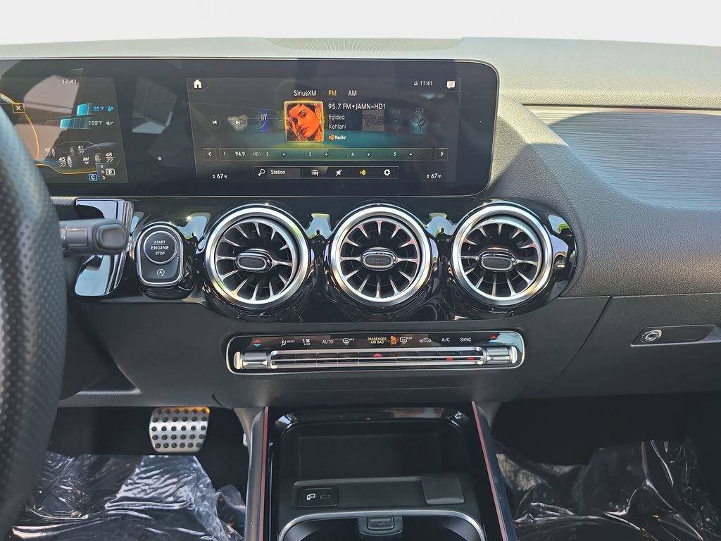 Used 2022 Mercedes-Benz GLA 35 AMG 4MATIC image 23