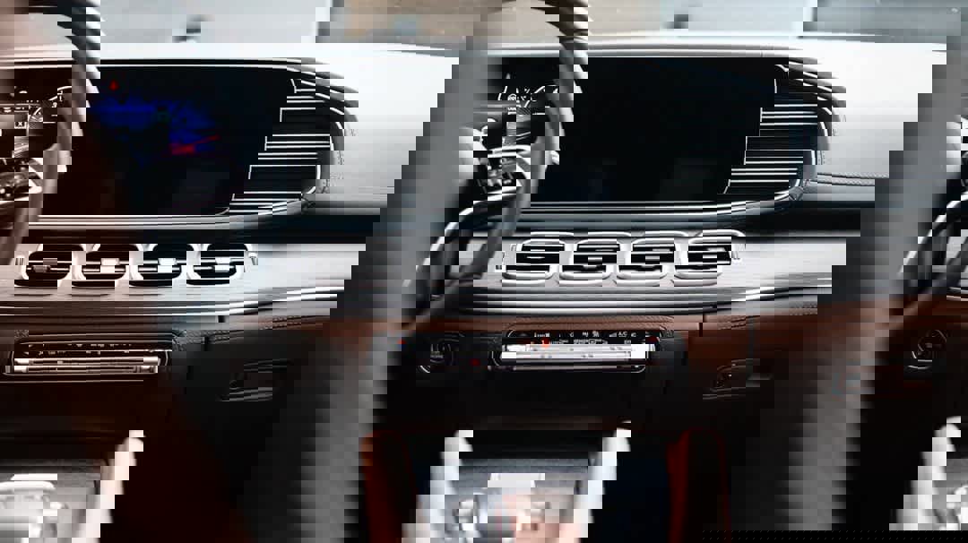 Used 2024 Mercedes-Benz GLE 350 4MATIC w/ Driver Assistance Package image 21