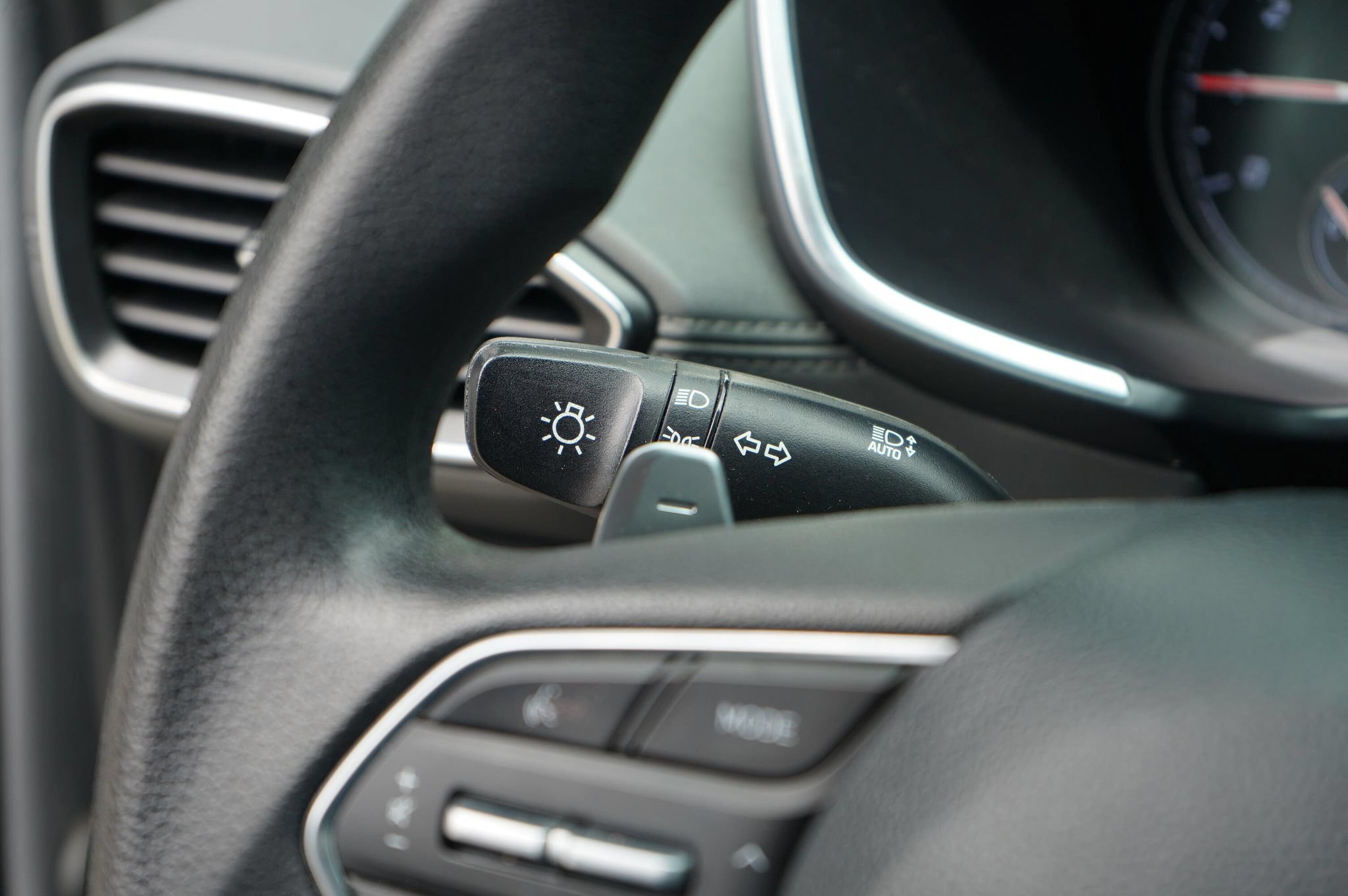 Used 2021 Hyundai Santa Fe SE AWD/4WD image 16