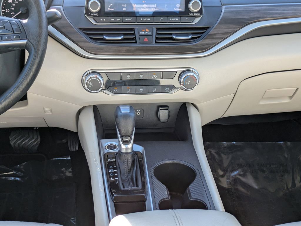 Used 2025 Nissan Altima 2.5 SV FWD image 19