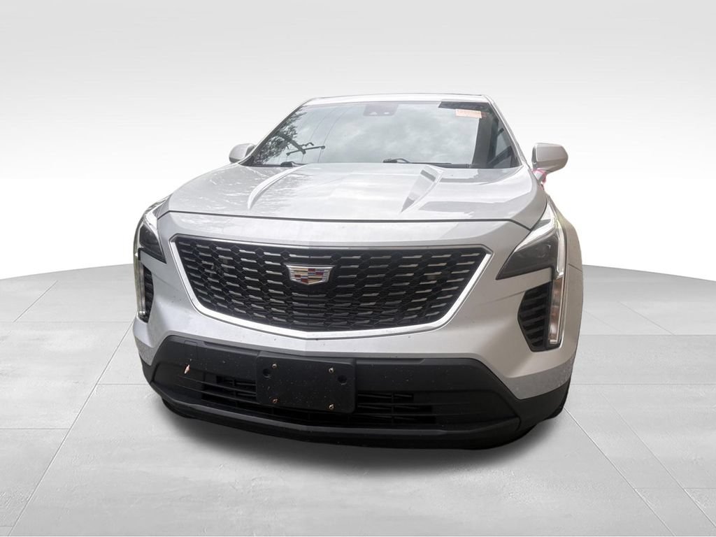 Used 2022 Cadillac XT4 Luxury w/ Trailering Package AWD/4WD image 4