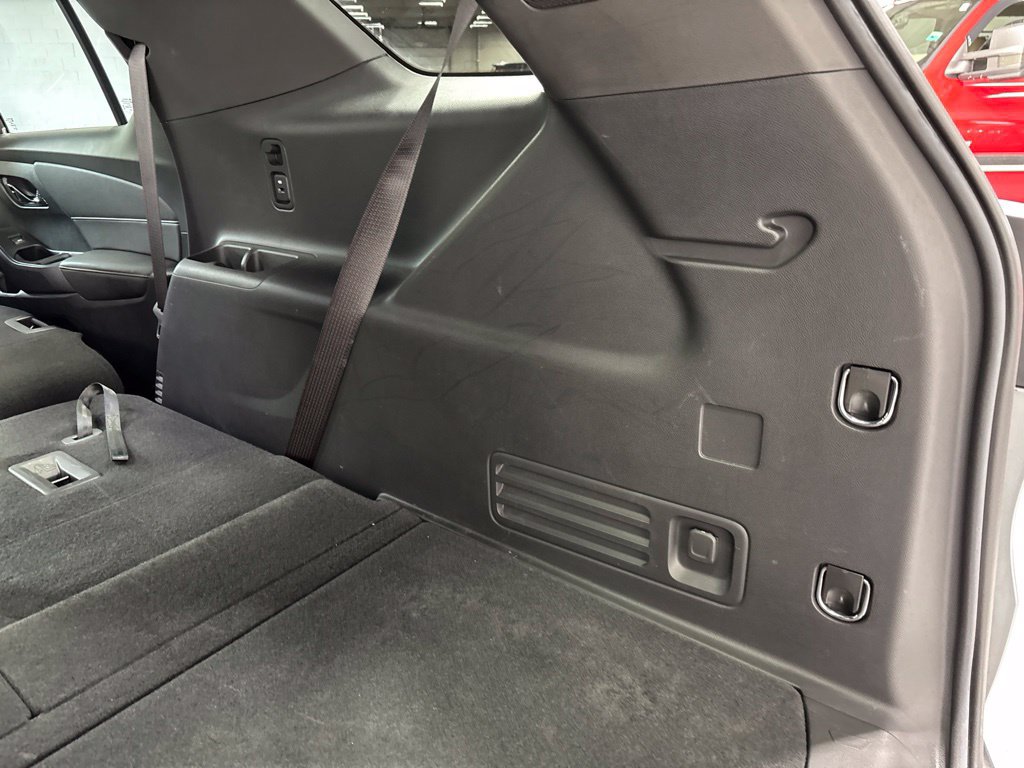 Used 2023 Chevrolet Traverse LT w/ LT Premium Package AWD/4WD image 57