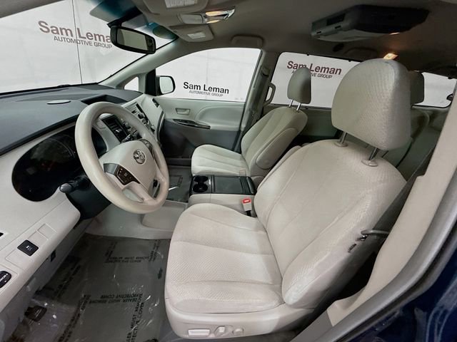 Used 2012 Toyota Sienna LE w/ Towing Pkg FWD image 19
