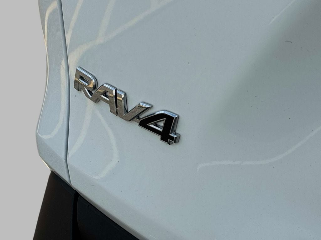 Used 2024 Toyota RAV4 LE AWD/4WD image 12