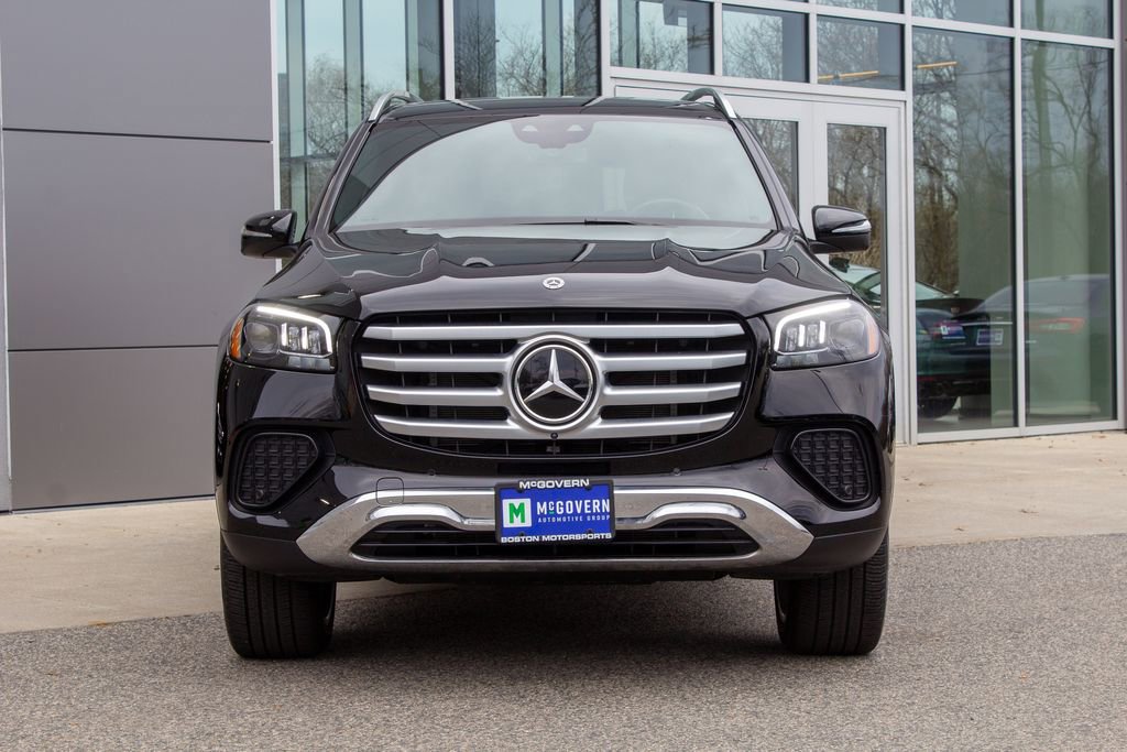Used 2025 Mercedes-Benz GLS 450 4MATIC image 2