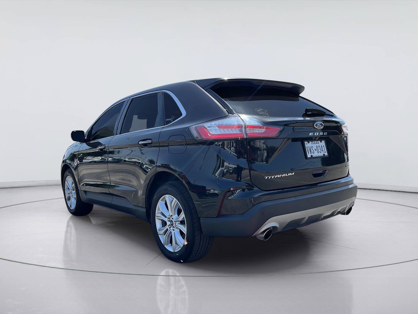 Used 2022 Ford Edge Titanium w/ Equipment Group 301A AWD/4WD image 5