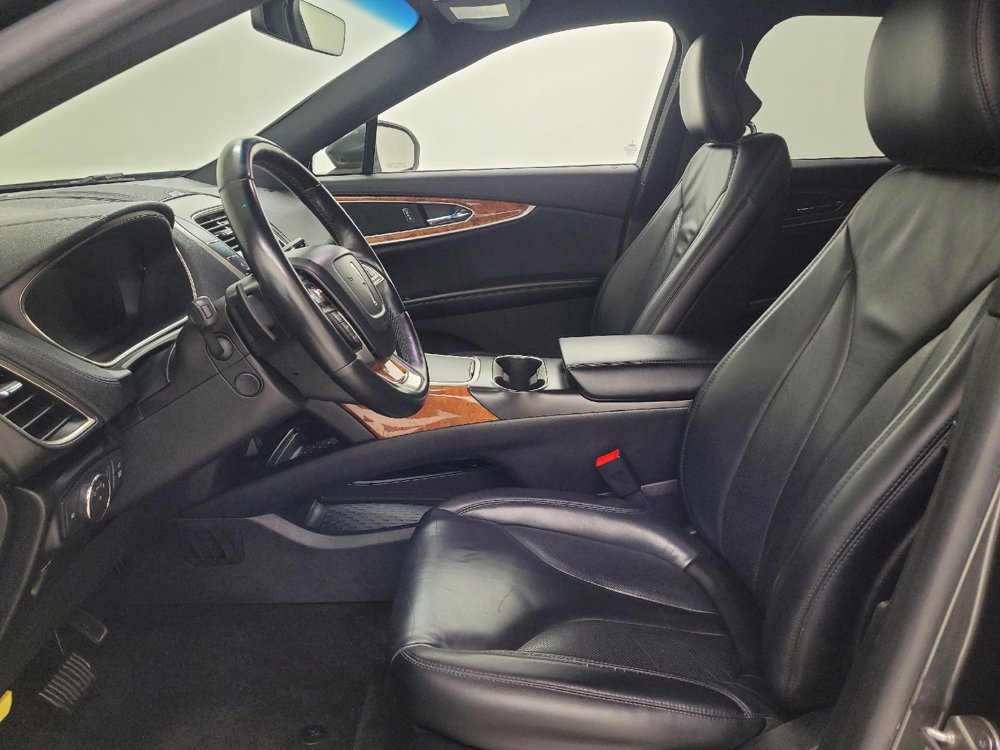 Used 2019 Lincoln Nautilus Select w/ Cargo Utility Package FWD image 17