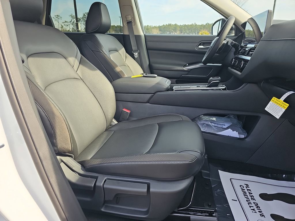 New 2026 Nissan Pathfinder SL w/ SL Premium Package FWD image 13