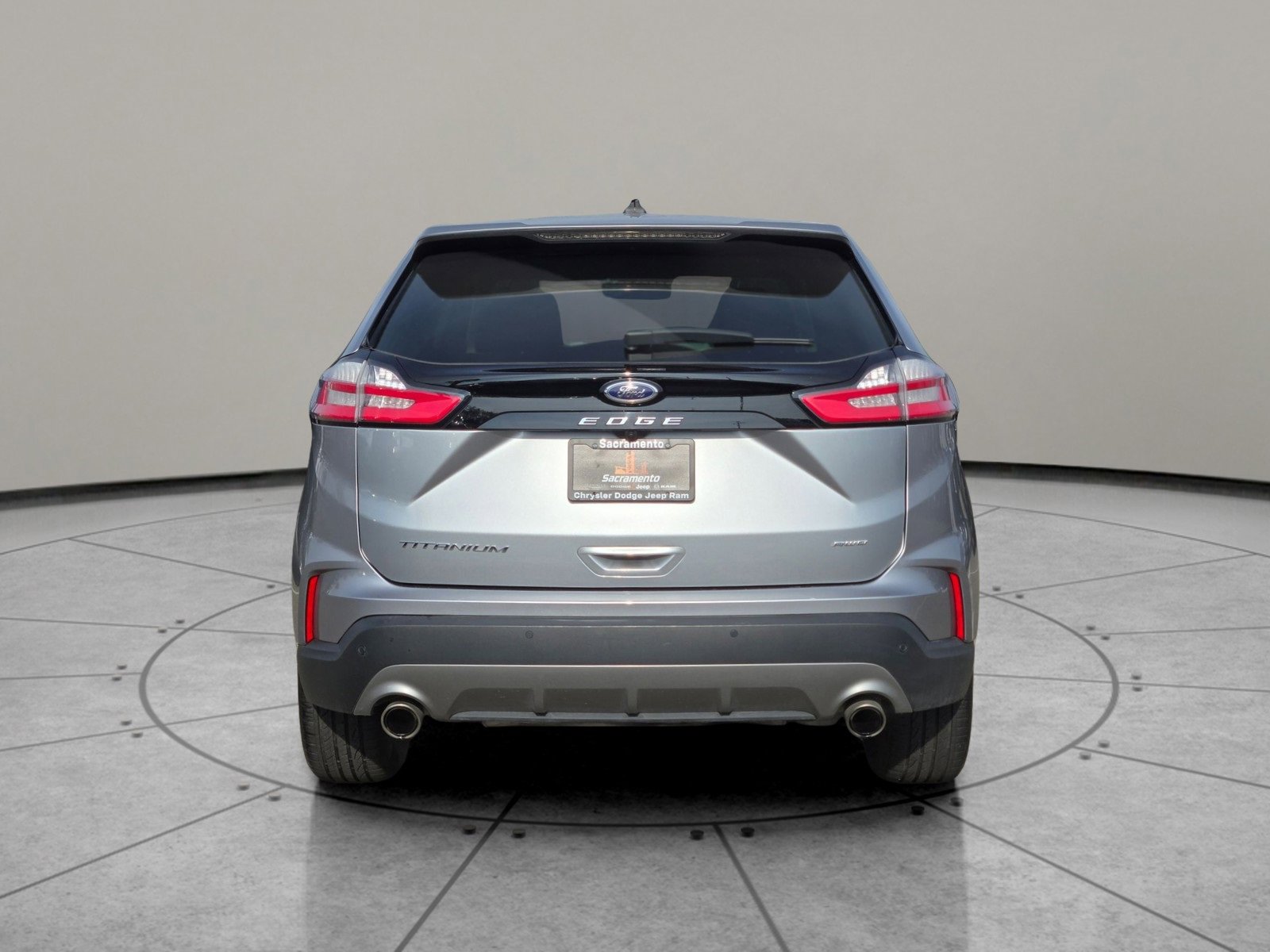 Used 2024 Ford Edge Titanium image 5