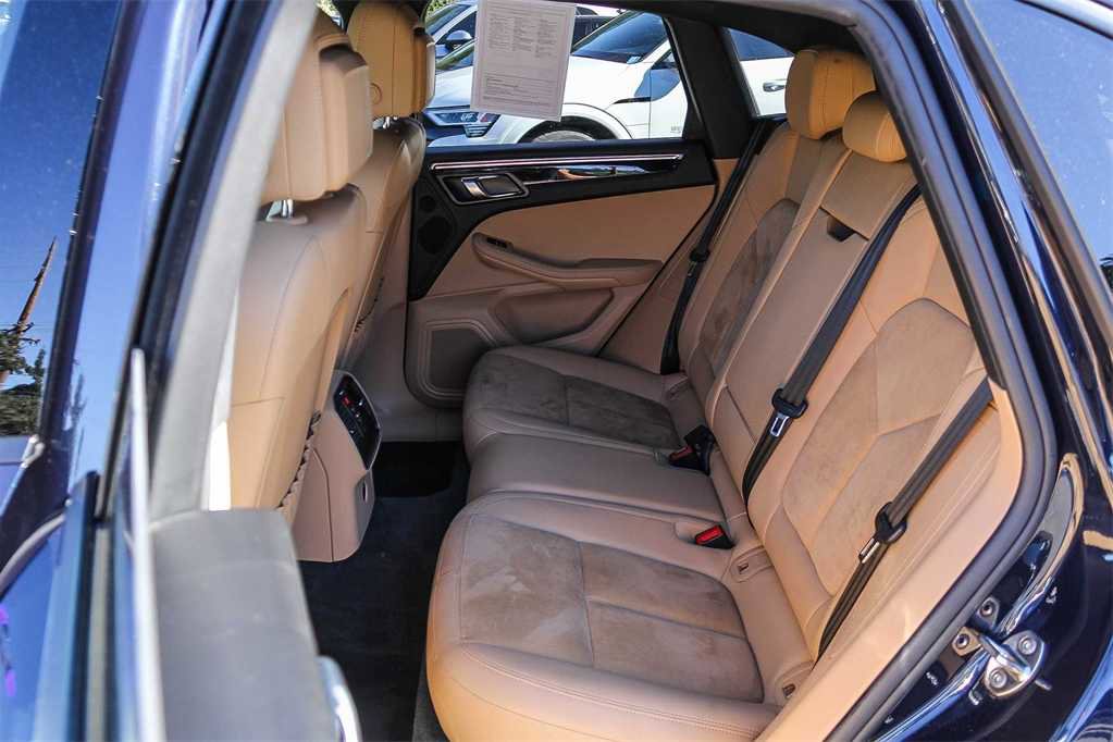 Used 2018 Porsche Macan image 16
