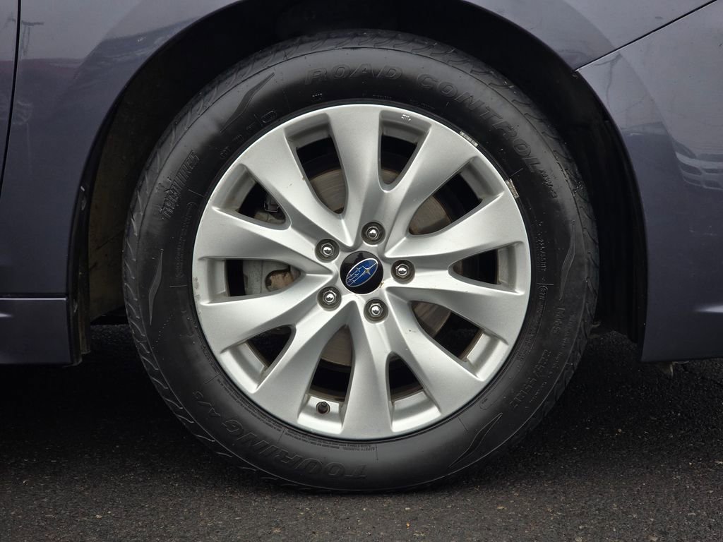 Used 2015 Subaru Legacy 2.5i Premium AWD/4WD image 9