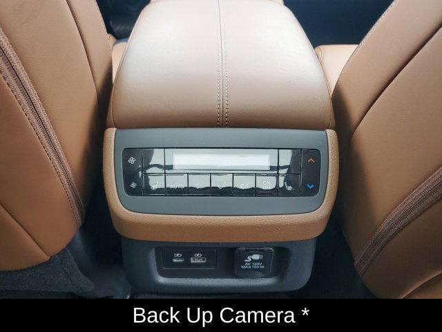 Certified 2025 Nissan Pathfinder Platinum w/ Black Appearance Package AWD/4WD image 18