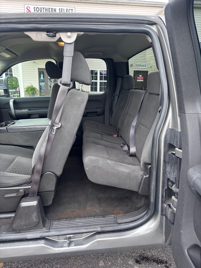 Used 2008 Chevrolet Silverado 3500 LT w/ Snow Plow Prep Package AWD/4WD image 11