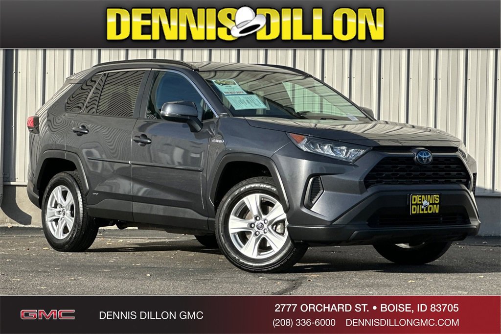 Used 2020 Toyota RAV4 LE image 1