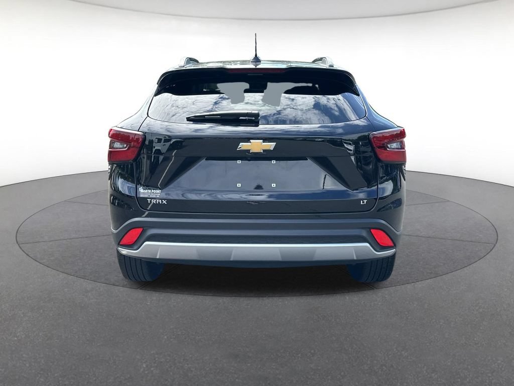 Used 2024 Chevrolet Trax LT FWD image 4