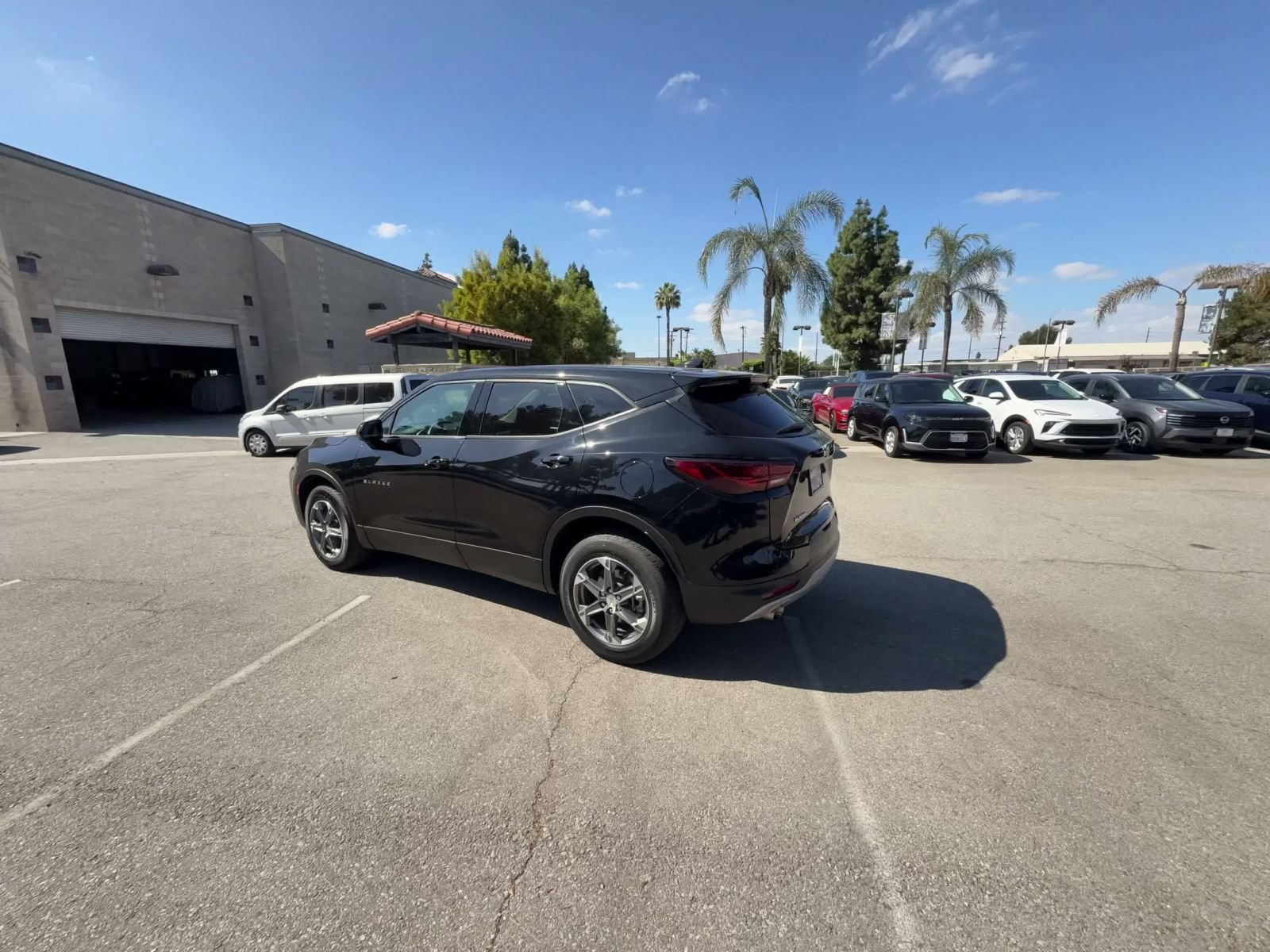 Used 2025 Chevrolet Blazer LT FWD image 9
