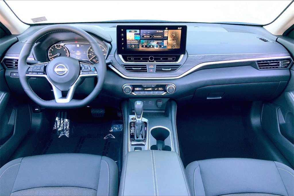 New 2025 Nissan Altima 2.5 SV image 5